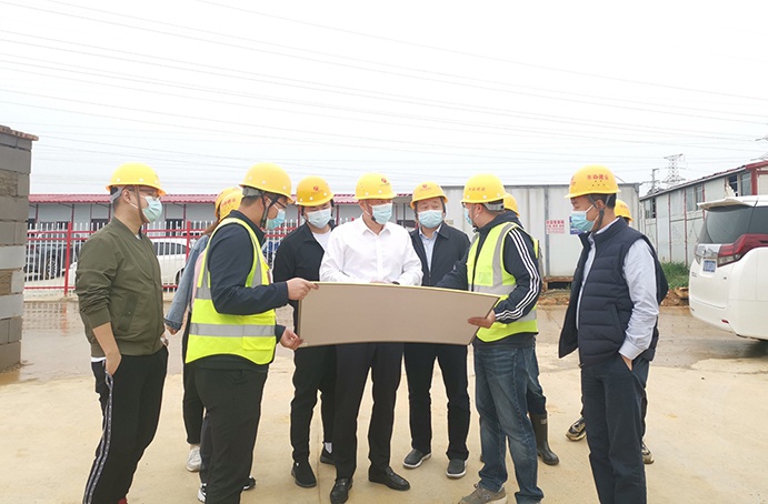徐旭帶隊(duì)深入項(xiàng)目督導(dǎo)假期疫情防控、安全生產(chǎn)工作，看望慰問(wèn)一線職工03.jpg