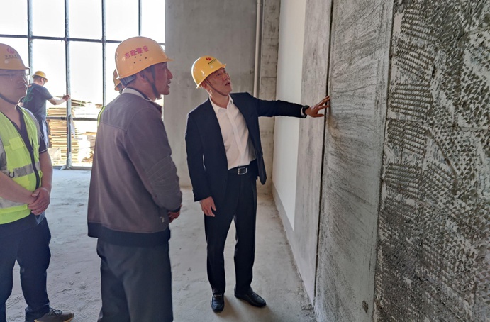 徐旭前往市政公用城三期項目、市政綠色建材科技產(chǎn)業(yè)園項目調(diào)研