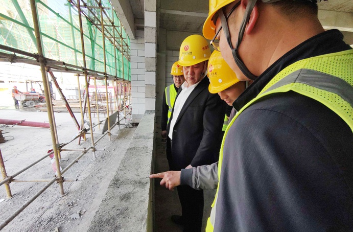 徐旭前往市政公用城三期項目、市政綠色建材科技產(chǎn)業(yè)園項目調(diào)研