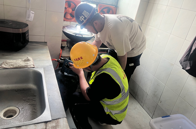 南昌市政建設(shè)集團開展燃?xì)獍踩髾z查