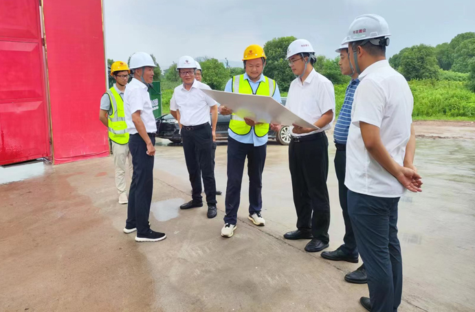 市政公用集團副總經(jīng)理楊閑冬到我司杭政儲出（2023）4號地塊項目調研安全生產(chǎn)工作