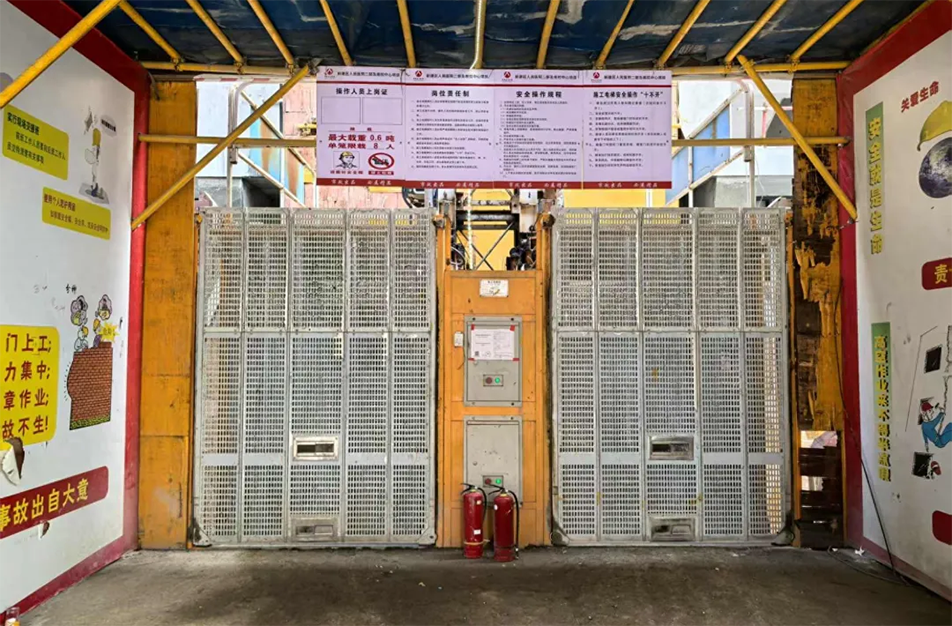 南昌市政建設(shè)集團(tuán)有限公司緊急開(kāi)展強(qiáng)對(duì)流天氣專(zhuān)項(xiàng)安全檢查，全面排查設(shè)備加固、用電安全、排水防澇及應(yīng)急物資，筑牢極端天氣施工安全防線