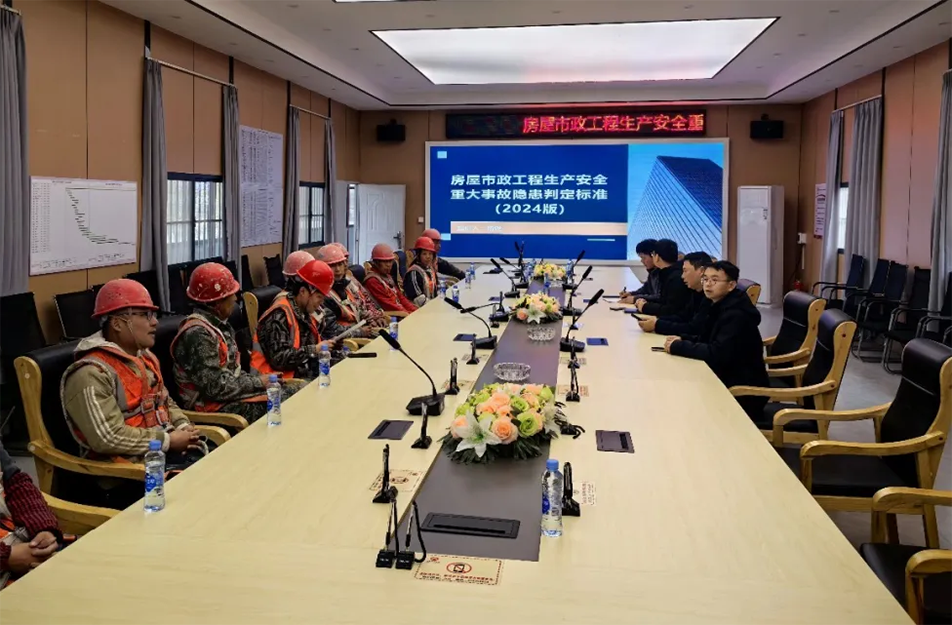 高處作業(yè)安全培訓(xùn)｜腳手架搭設(shè)、防墜落措施與事故警示教育